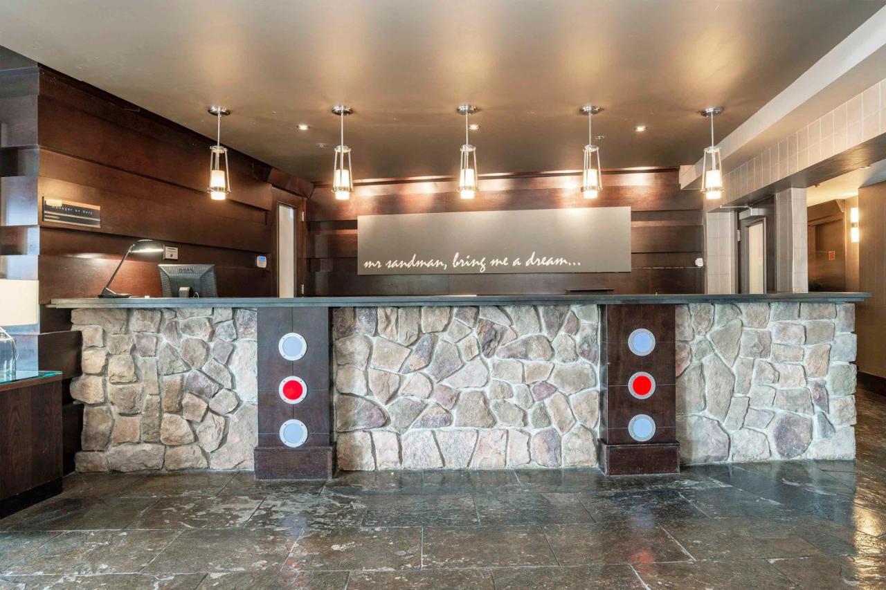 Sandman Hotel&Suites Kelowna Exterior foto