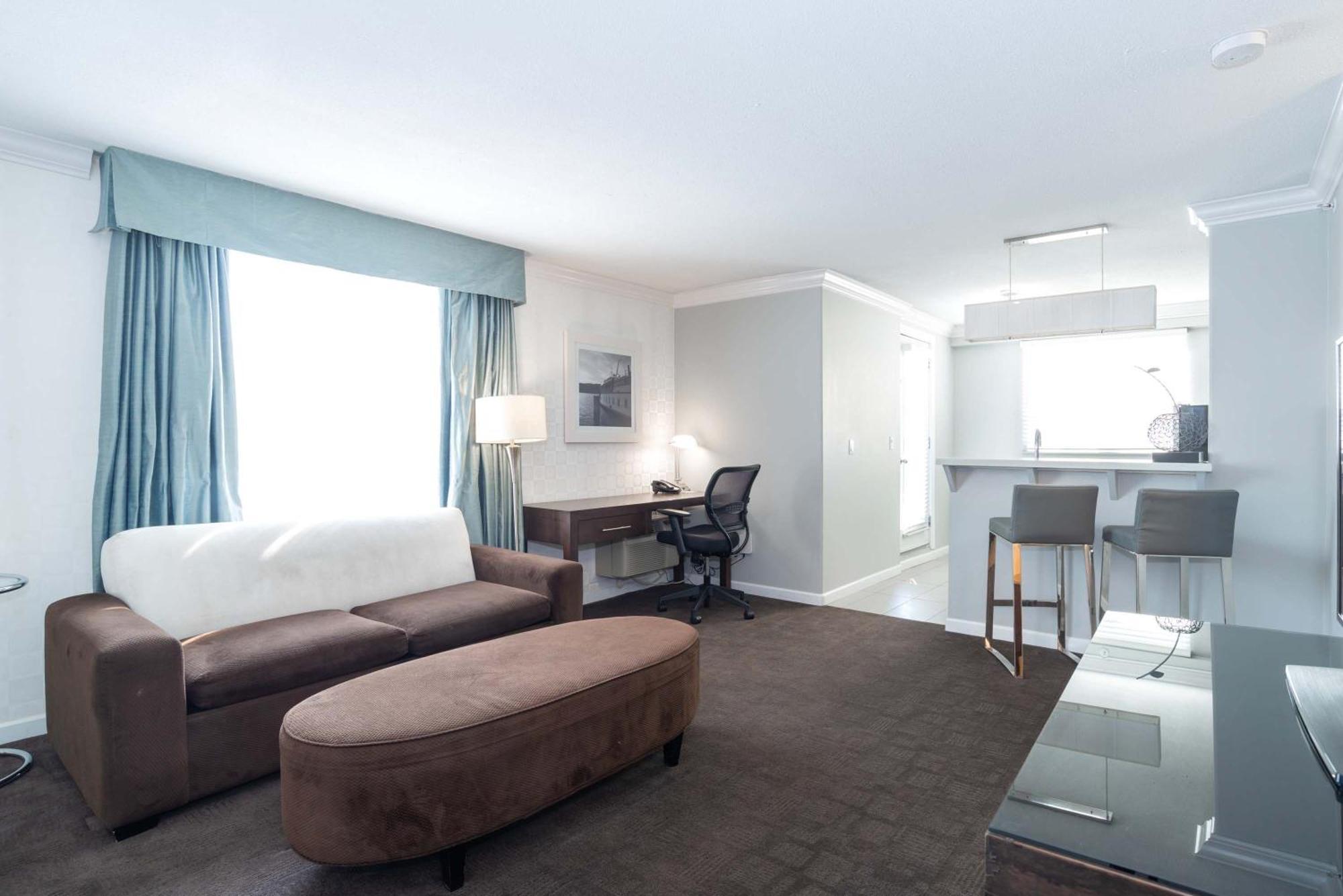 Sandman Hotel&Suites Kelowna Exterior foto